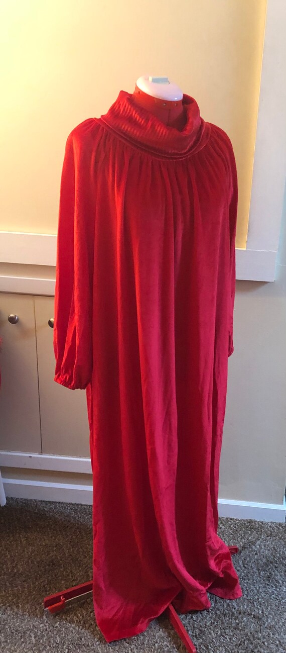 Vintage Casa De California red robe, Velvet robe,