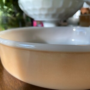 Peach Lustre-round-bakeware-Fire King 450-8 inch