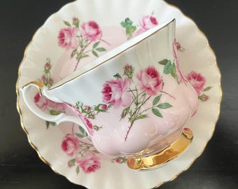 KONINKLIJKE ALBERT | Vintage theekop en schotel | Engeland | China Beender Roze rozen | Montrose-vorm | Jaren '60 - '70