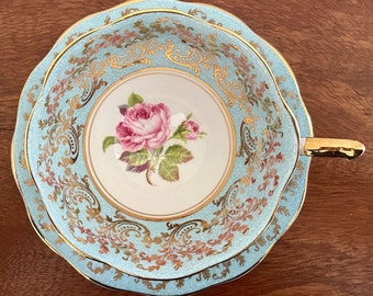 Royal Standard / Taza de té y platillo vintage / Azul y oro con rosa rosa / Mango de oro / Hecho en Inglaterra / China de hueso fino / c. 1949-1966