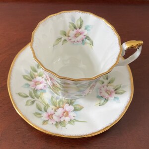 ELIZABETHAN Staffordshire | Vintage Teacup & Saucer | Pink Flowers | Made in England | Fine Bone China | Hand Decorated | c. 1982+