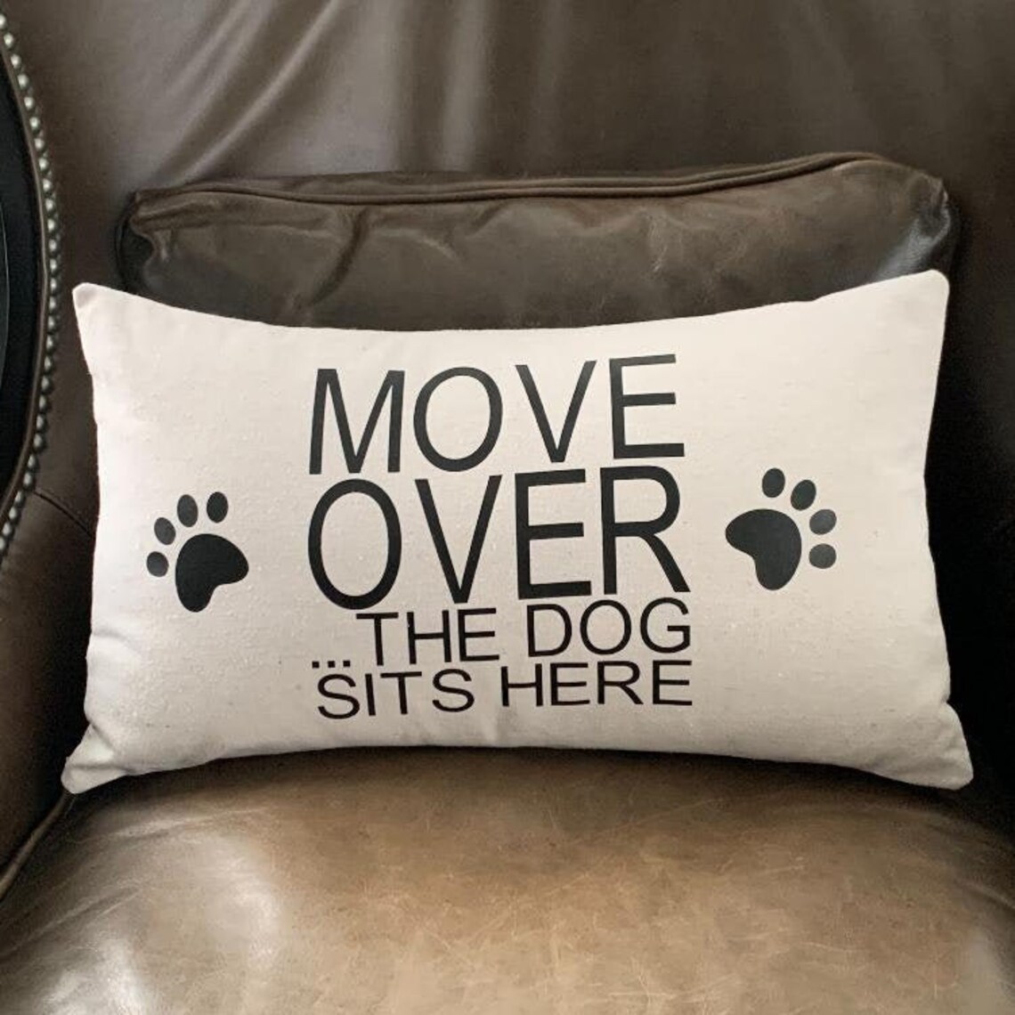NEW Move over the dog sits here funny dog pillow - Etsy 日本