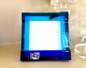 Handgemaakte fotolijst van gesmolten glas met cowboymotief, westerndecoratie, accent met cowboyhoed.