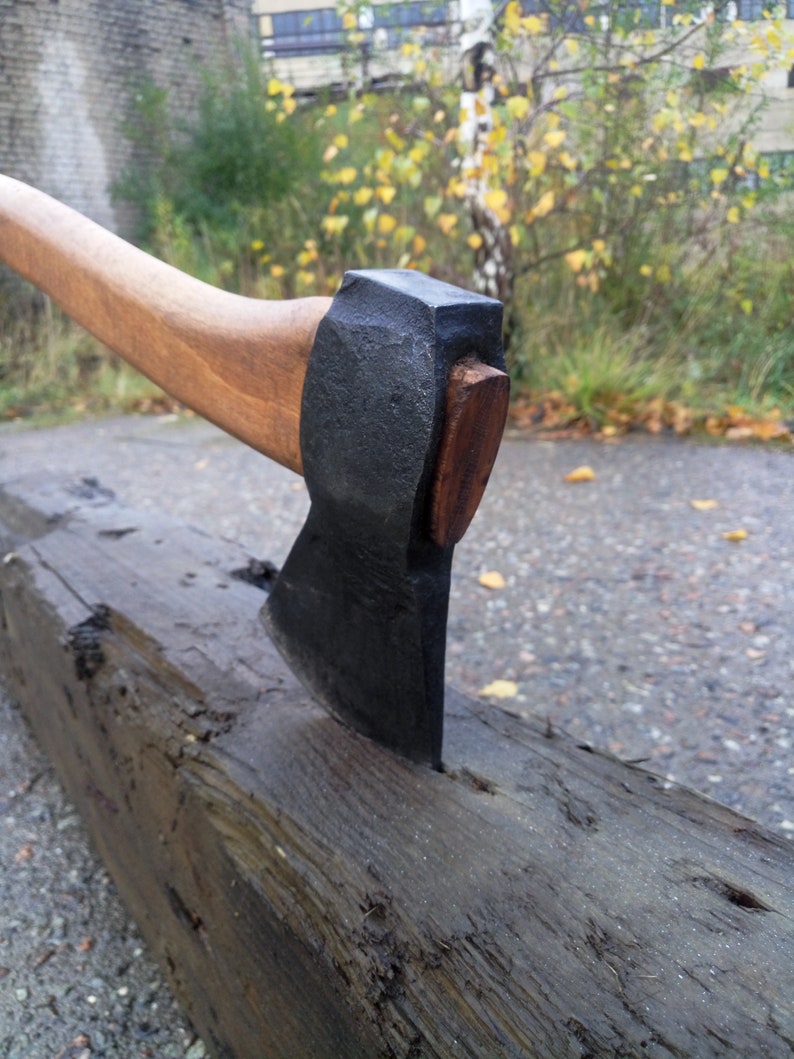 Forged ax Helper