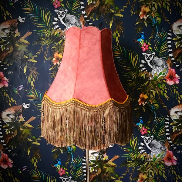 Exotische roze fluwelen vloer- of plafondlampenkap in Victoriaanse stijl met kralenrand