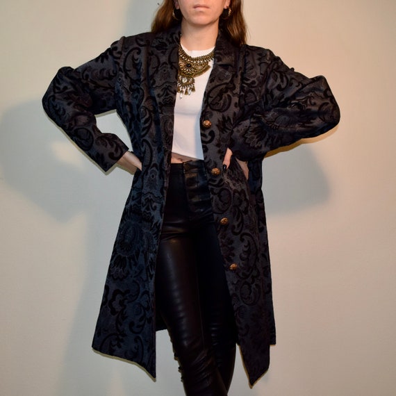 Vintage Navy-Blue Paisley Print Velvet Midnight Tr