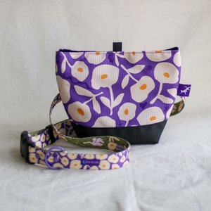 Dog treat bag, EGGS Dog Treat Pouch with magnet lock, Puppy Treat Training Bag, Waterproof Dog Trainer pouch, Dog Lover Gift