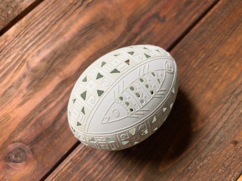 Ukrainian carved pysanka on araucana chicken egg: fish image 4