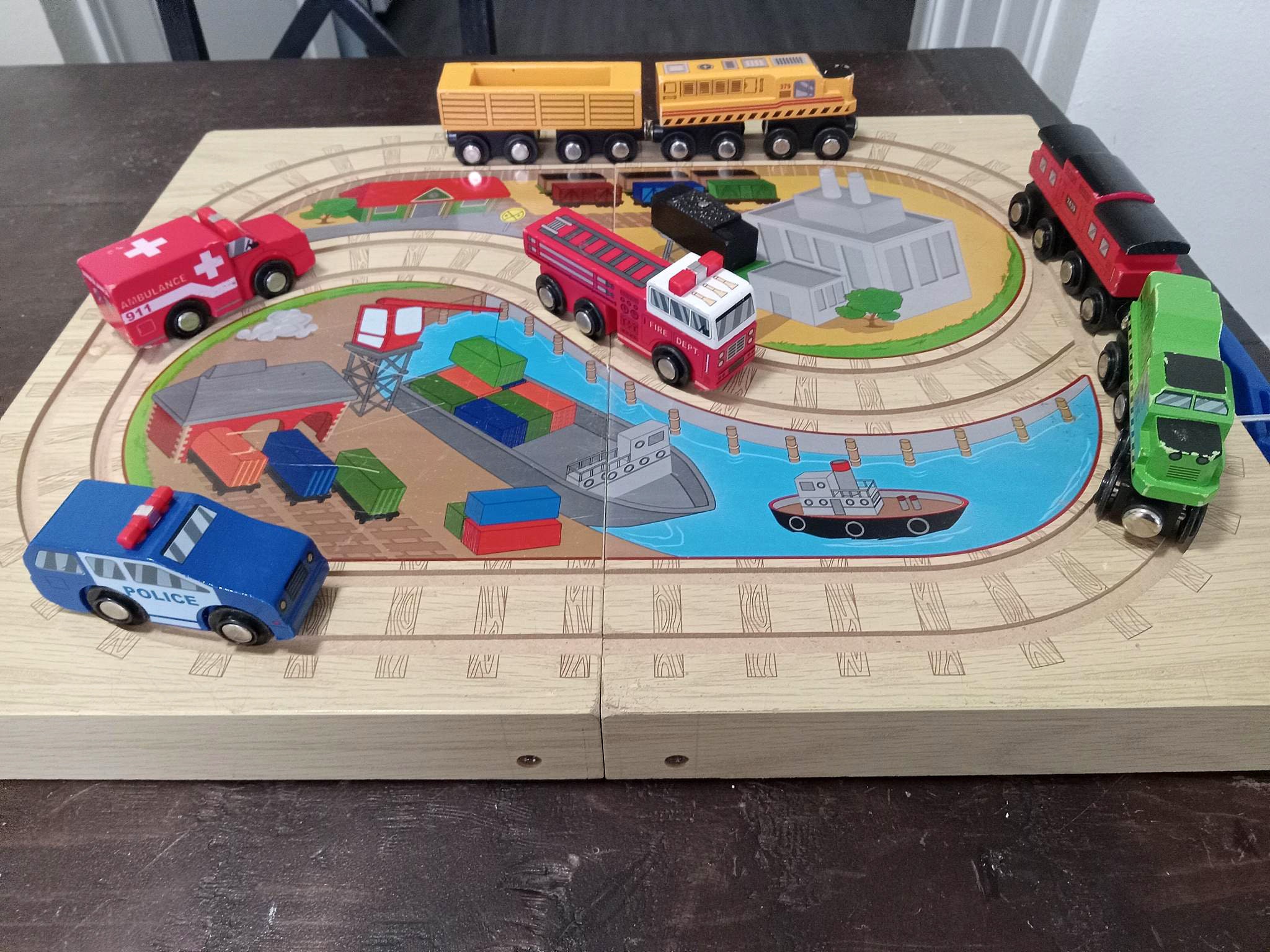 Battat train track 2025