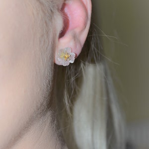 Crystal flower stud earrings