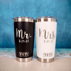 Gobelet gravé M. et Mme YETI | Gobelet gravé | Cadeau de mariage | Cadeau de fiançailles | Gobelet Mariée | Gobelet YETI | Cadeau nuptiale de douche