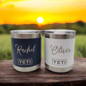 Gobelet isotherme YETI Rambler 10 oz gravé et personnalisé | Cadeau demoiselle d'honneur | Cadeau personnalisé pour le cortège nuptial | Cadeau personnalisé pour la fête des pères, 20 oz ou 30 oz