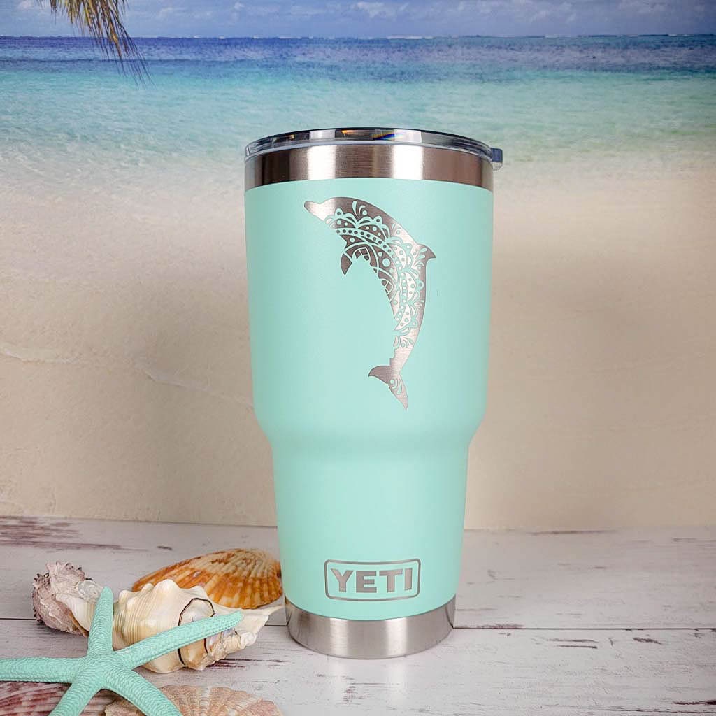 Strawberry Mountain Wrap Around on 10 oz Yeti Rambler