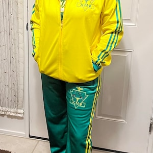 Zweiteiliger Jogginganzug Chi Eta Phi Sorority - fügen Sie Ihrer Garderobe Utensilien hinzu