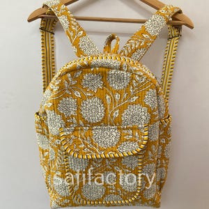 Sac à dos en coton matelassé fait main | Sac à main floral Block Print | Sac de voyage bohème | Sac à dos léger et respectueux de l'environnement | Cartable ethnique