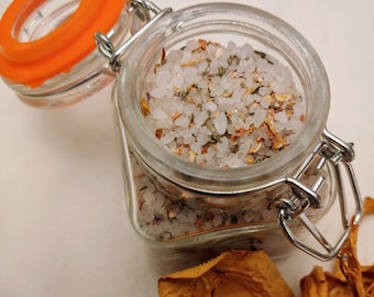 Spicy Chanterelle Mushroom Salt and Herb Mix | Finishing Salt | Poultry Seasoning | Meat Rub | Wild Foraged Mushrooms