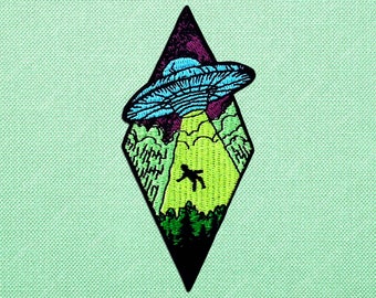 Alien ufo patch for jackets, funny space iron on patch for backpacks, embroidered alien abduction sci fi patch