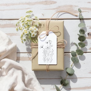 Botanical Gift Tags: Wildflower Line Art, Rustic Kraft String (Set of 8) bild 4