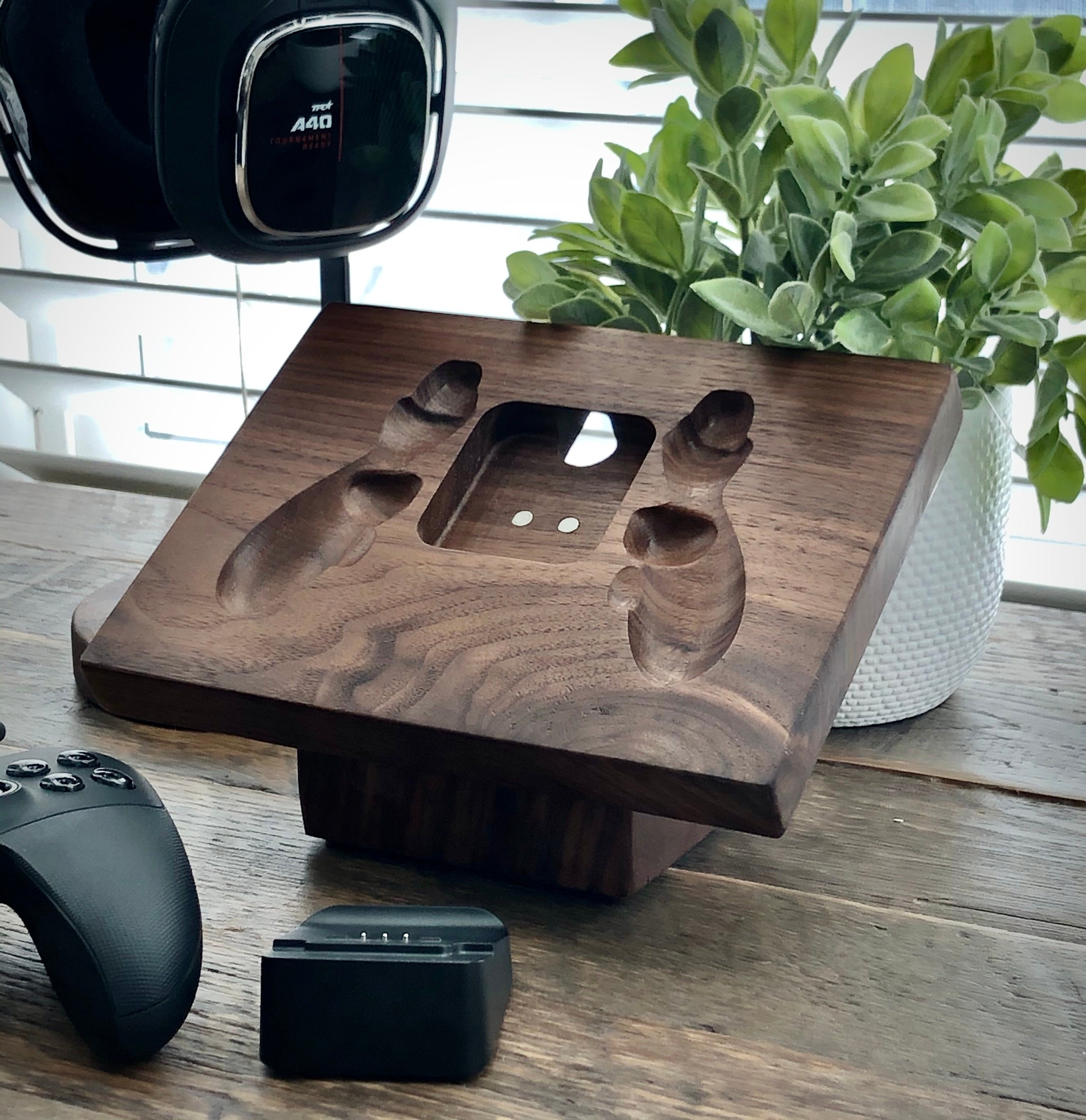 Xbox One Elite Series 2 Controller Holder (Holds 1)