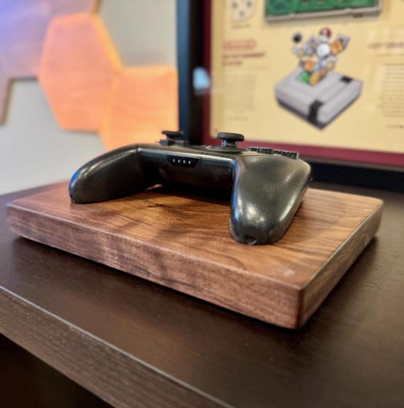 Nintendo Switch Pro Controller Holder (Holds 1)