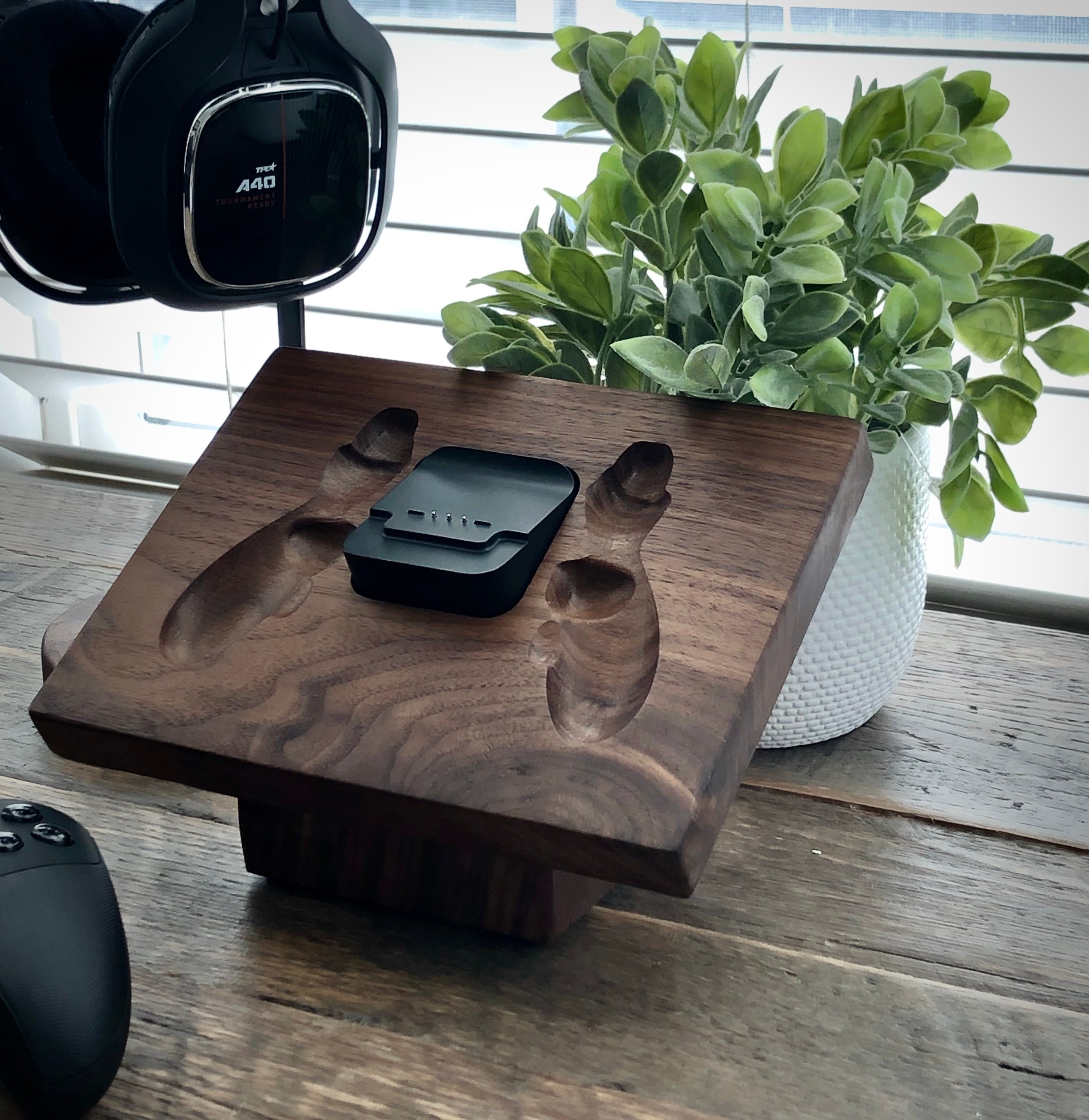 The Original Xbox One Elite Series 2 Controller Stand