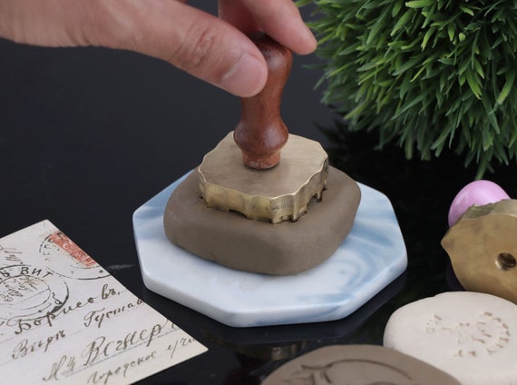 Timbro Personalizzato In Ottone - Per Argilla, Sapone, Ceramica, Legno, Con Design Su Misura - Foto 4