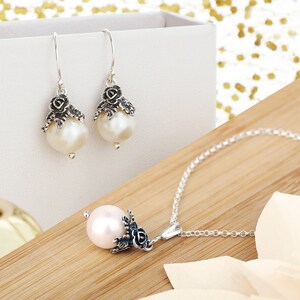 Perlenschmuck-Set aus Sterlingsilber, handgefertigte Blumenhalsketten-Ohrringe Bild 3
