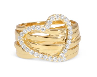 Anillo de corazón de plata de ley chapado en oro con detalle de circonita cúbica