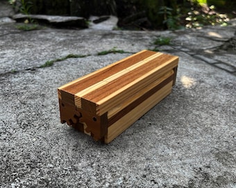 Mechanische Holzbox: Ringhalter Teak Kiefer, Schmuckverpackung (18x6x5,5 cm)