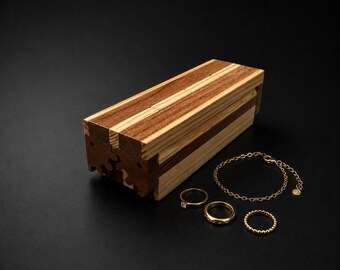 Mechanical Wooden Box: Teak Pine Ring Holder, Jewelry Packaging (18x6x5.5 Cm)