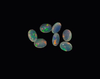 Natuurlijke Ethiopische opaal gekalibreerd ovaal gefacetteerd 3 x 5 mm tot 8 x 10 mm losse edelsteen