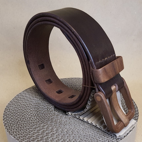 Metal free leather belt with wooden buckle.