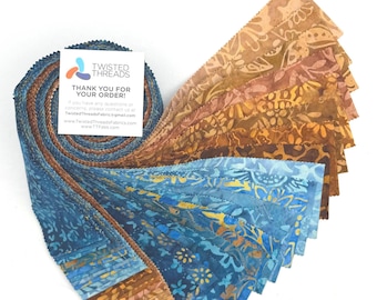 Batiks Java, rouleau de gelée de batik bleu brun sable face à l'océan 40 bandes de tissu de 2,5 pouces ST-MASJAB-OCE3