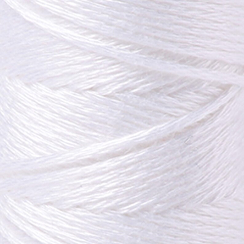 Fil dentaire Aurifil Aurifloss 6 brins, couleur 2024 Blanc éclatant image 2