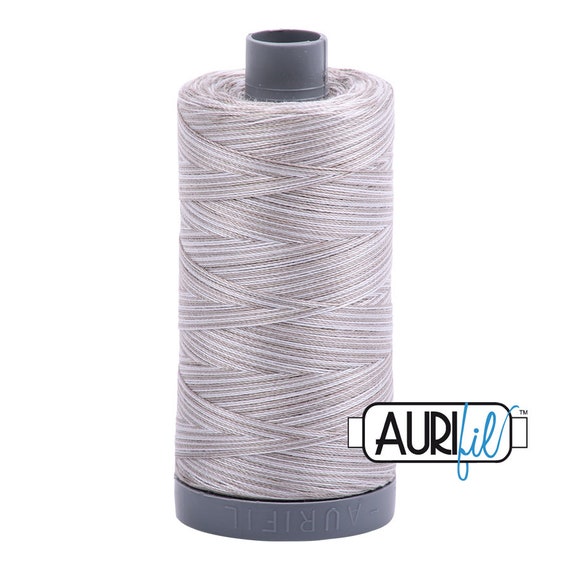 4670 Aurifil - Variegated Gray 4670 Aurifil - Variegated Gray