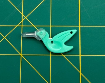 SINGLE Tacony Le Needle Bird Hummingbird Needle Threader Sewing Notion ONE COUNT