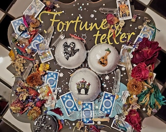 Bombas de baño con cartas del Tarot de Truco o Trato para Halloween y Samhain, hechas con aceite de coco orgánico certificado.
