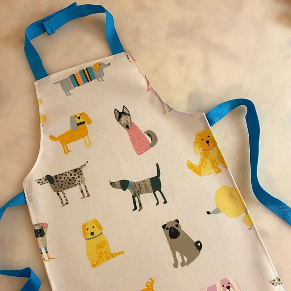 Childs kids oilcloth PVC adjustable apron Velcro neck wipe clean dogs 3 sizes