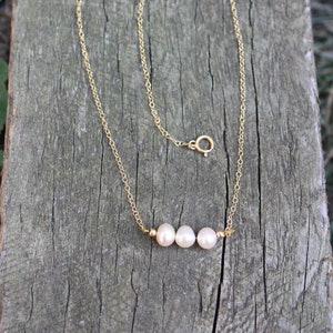 Fresh Water Pearl Necklace | Gold Filled Chain | Everyday Jewelry | Classy and Stylish | Handmade in Canada