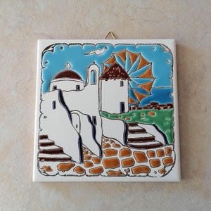 Piastrelle artistiche in ceramica greca fatte a mano: decorazione murale con paesaggio di mulino a vento di Mykonos