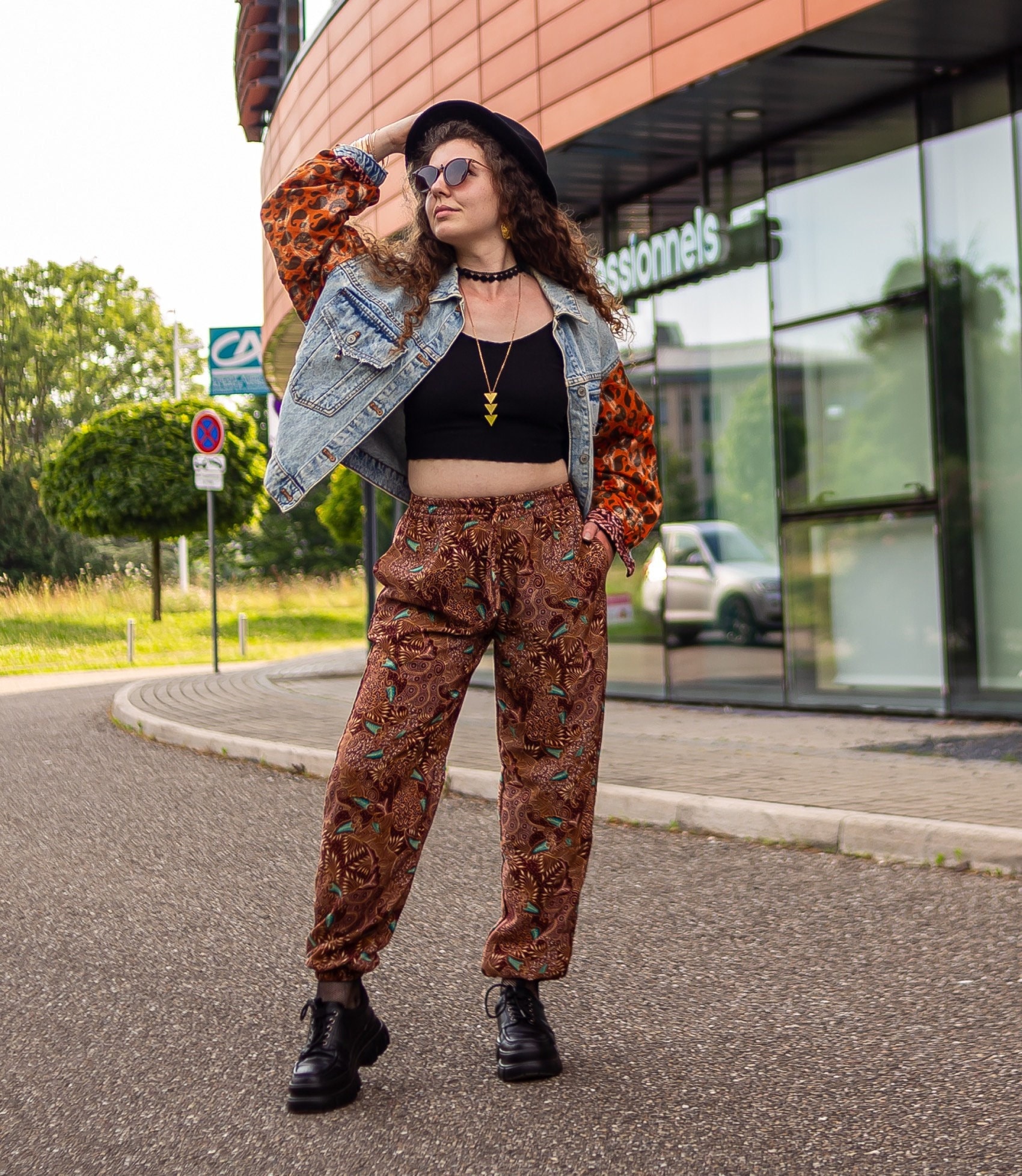 Pantalon Harem En Soie Rouge Fleuri - Taille Unique, Fabrication Artisanale Indienne
