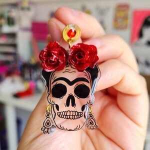 FRIDA KAHLO earrings. Mexican skull. Day of the dead. Halloween costume. Red roses. Glitter. Feminist. Handmade portrait