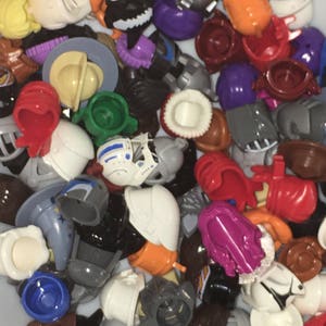 Lego Bulk Minifigure Grab Bag Lot of 25 Hair Helmet & Head Pieces Free US Shipping