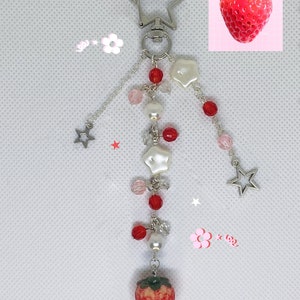 Strawberry and pearls keychain