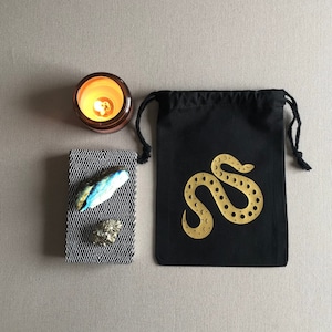 Pochette à cordon serpent cosmique pour cartes de tarot, cristaux et objets magiques