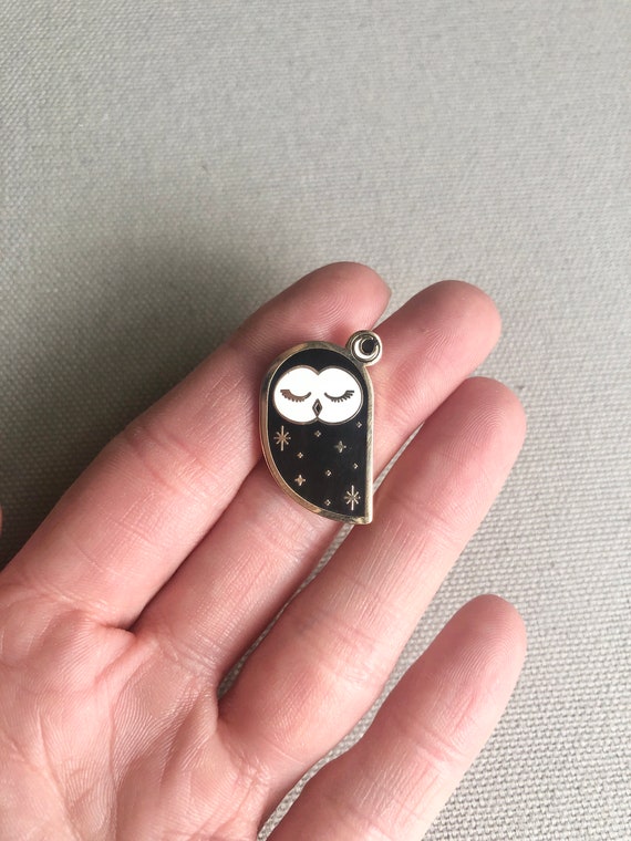 Black Owl | 18K Gold-Plated Enamel Pin Black Owl | 18K Gold-Plated Enamel Pin