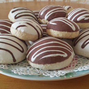 Faux cream puffs/Fake cookies/Faux cookies/Fake cake/Faux cake/Food decor/Food props/Photo props/Artificial food/Fake doughnuts/Faux donuts