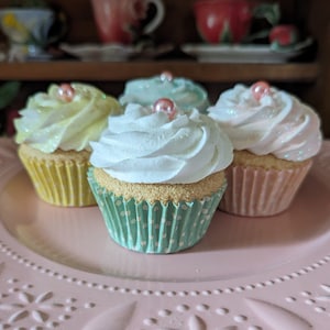 Fake cupcakes/faux cupcakes/fake cake/faux cake/fake food/artificial food/photo props/homestaging/pastel cupcakes/Spring cupcakes/