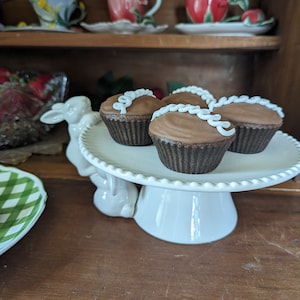 Fake cupcakes/faux cupcakes/artificial cupcakes/artificial food/fake food/prop food/chocolate cupcakes/set decor/photo props/homestaging
