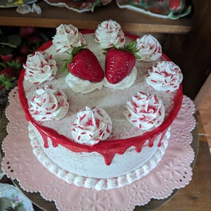 Fake cake/faux cake/artificial cake/artificial food/fake food/photo props/prop cake/homestaging/dessert bar/fake bake/red velvet cake/